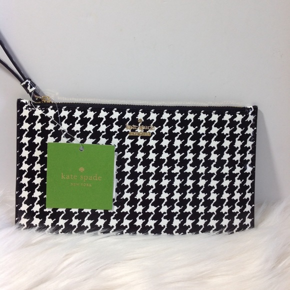 kate spade Handbags - Kate Spade Ariah Houndstooth wristlet
